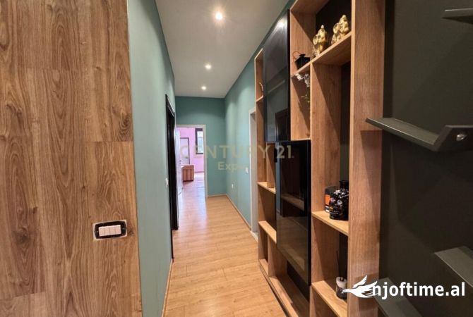 Shtepi me qera Apartament ne Tirane, 2+1, Mobilimi E mobiluar, Pagesa 800  Euro.