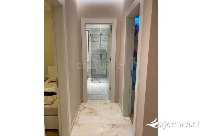 Shtepi ne shitje Vila Luksoze ne Durres, 3+1, Mobilimi E mobiluar, Pagesa 870,000  Euro.