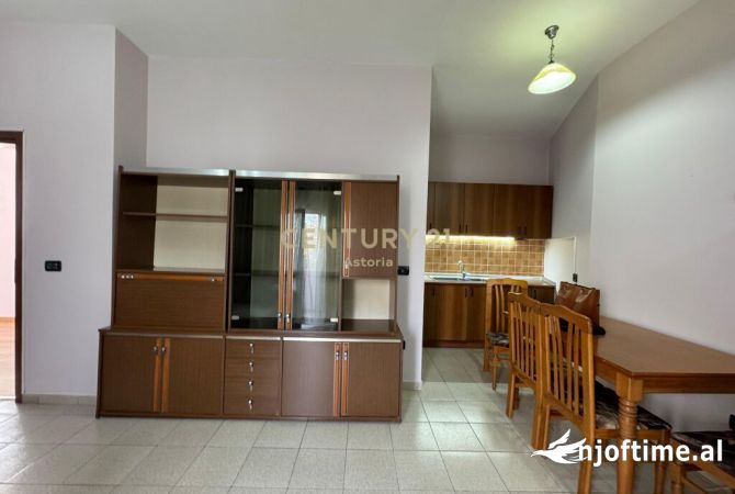 Shtepi me qera 2+1 ne Tirane - 450 Euro