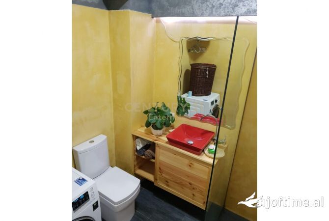 Shtepi me qera Apartament ne Tirane, 2+1, Mobilimi E mobiluar, Pagesa 600  Euro.