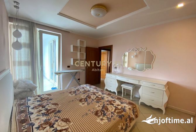 Shtepi me qera Apartament ne Tirane, 2+1, Mobilimi E mobiluar, Pagesa 700  Euro.