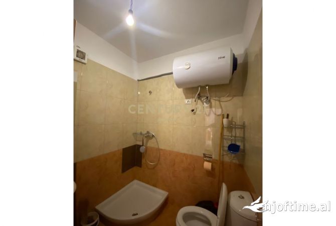 Shtepi me qera Apartament ne Tirane, 2+1, Mobilimi E mobiluar, Pagesa 700  Euro.