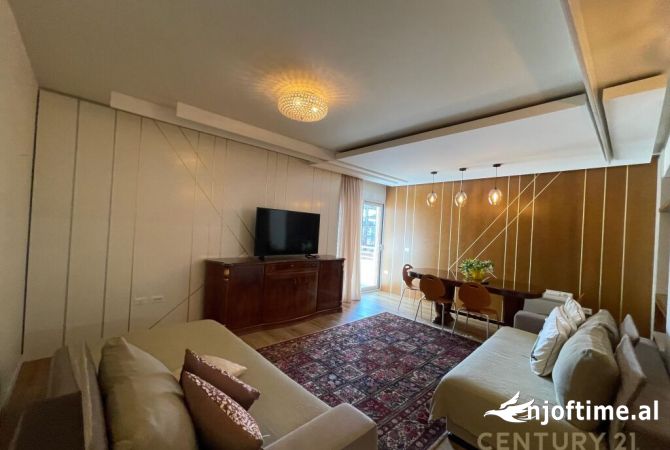 Shtepi me qera 2+1 ne Tirane - 1,800 Euro