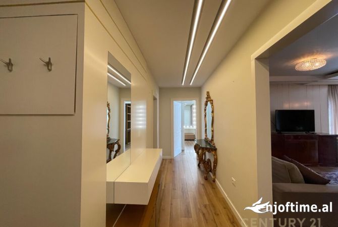 Shtepi me qera 2+1 ne Tirane - 1,800 Euro