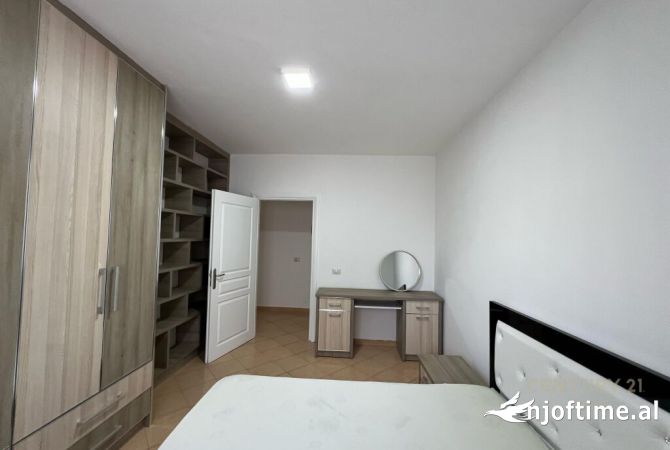 Shtepi me qera Apartament ne Tirane, 1+1, Mobilimi E mobiluar, Pagesa 450  Euro.