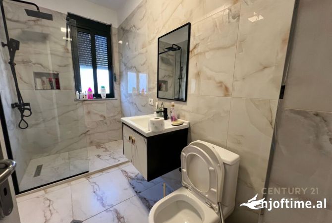 Shtepi me qera Apartament ne Tirane, 1+1, Mobilimi E mobiluar, Pagesa 450  Euro.