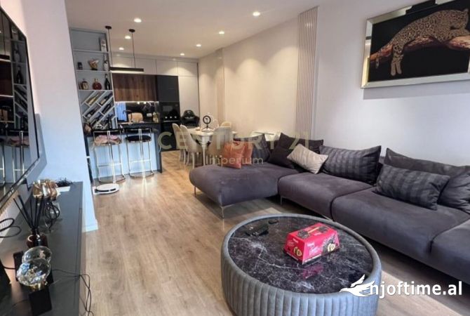 Shtepi me qera 2+1 ne Tirane - 900 Euro