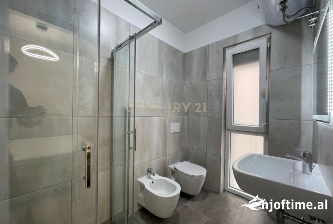 Shtepi me qera Apartament ne Tirane, 2+1, Mobilimi E mobiluar, Pagesa 1,000  Euro.