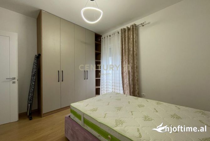 Shtepi me qera Apartament ne Tirane, 2+1, Mobilimi E mobiluar, Pagesa 1,000  Euro.