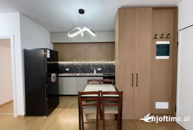 Shtepi me qera Apartament ne Tirane, 2+1, Mobilimi E mobiluar, Pagesa 1,000  Euro.