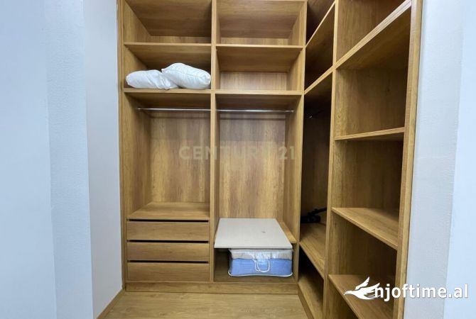 Shtepi me qera Apartament ne Tirane, 2+1, Mobilimi E mobiluar, Pagesa 1,000  Euro.