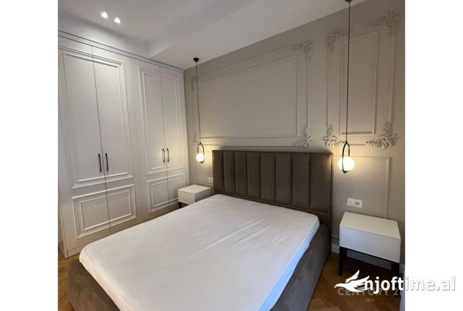 Shtepi me qera Apartament ne Tirane, 1+1, Mobilimi E mobiluar, Pagesa 1,000  Euro.