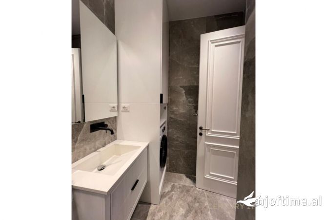 Shtepi me qera Apartament ne Tirane, 1+1, Mobilimi E mobiluar, Pagesa 1,000  Euro.