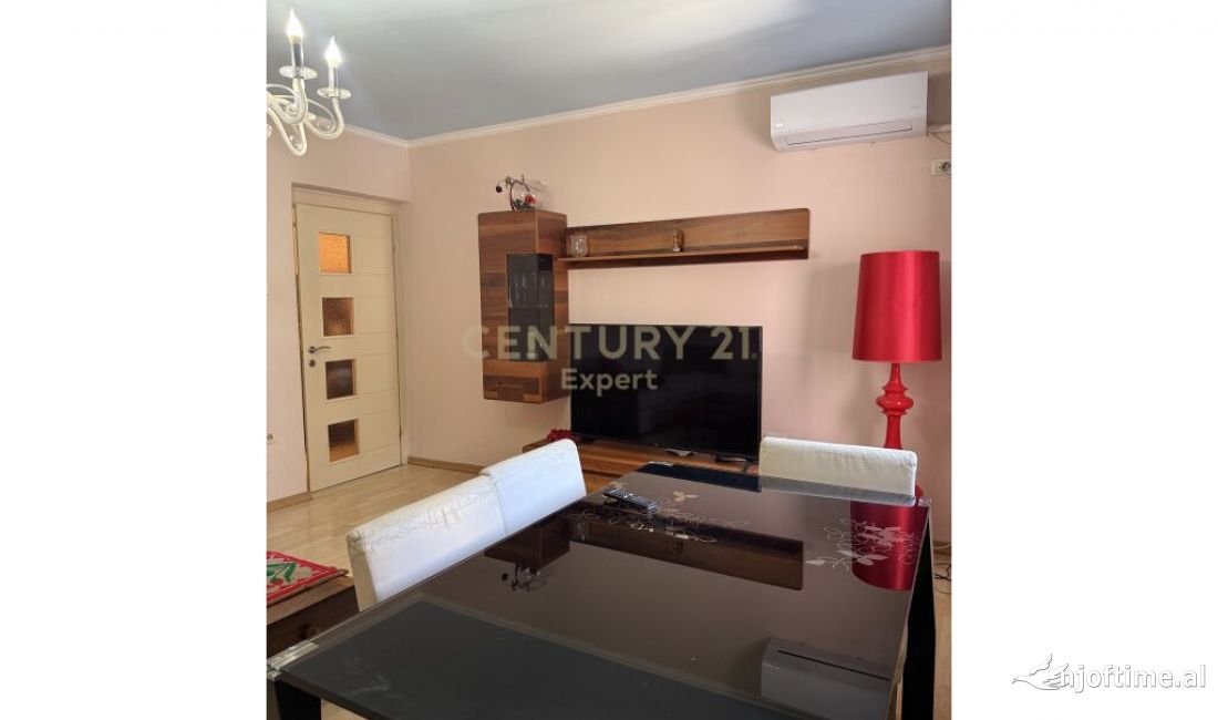 Shtepi me qera Apartament ne Tirane, 2+1, Mobilimi E mobiluar, Pagesa 600  Euro.