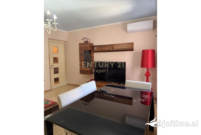 Shtepi me qera 2+1 ne Tirane - 600 Euro