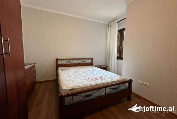 Shtepi me qera Apartament ne Tirane, 2+1, Mobilimi E mobiluar, Pagesa 850  Euro.