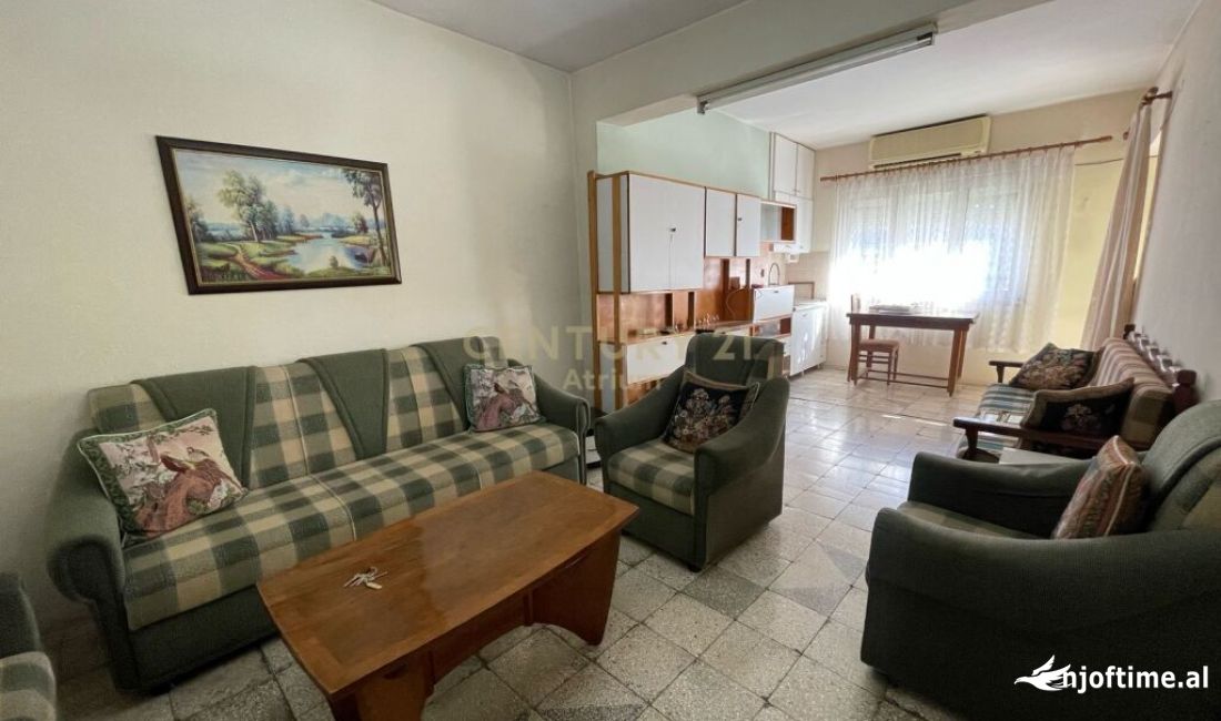 Shtepi ne shitje Apartament ne Tirane, 2+1, Mobilimi Bosh, pa mobiluar, Pagesa 124,000  Euro.