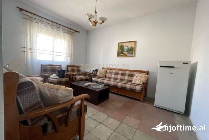 Shtepi ne shitje Apartament ne Tirane, 2+1, Mobilimi Bosh, pa mobiluar, Pagesa 124,000  Euro.