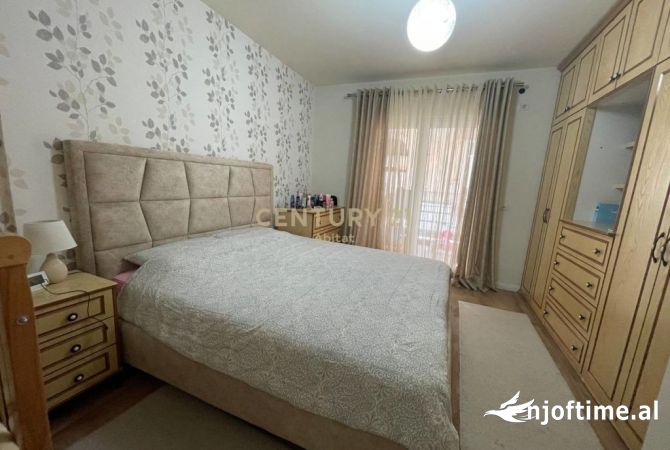 Shtepi ne shitje Apartament ne Tirane, 2+1, Mobilimi E mobiluar, Pagesa 225,000  Euro.