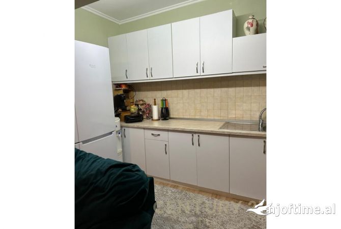 Shtepi ne shitje Apartament ne Tirane, 1+1, Mobilimi E mobiluar, Pagesa 120,000  Euro.