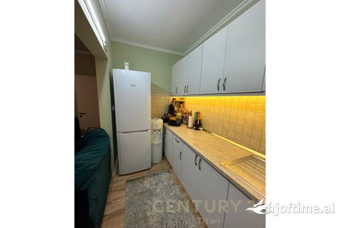 Shtepi ne shitje Apartament ne Tirane, 1+1, Mobilimi E mobiluar, Pagesa 120,000  Euro.