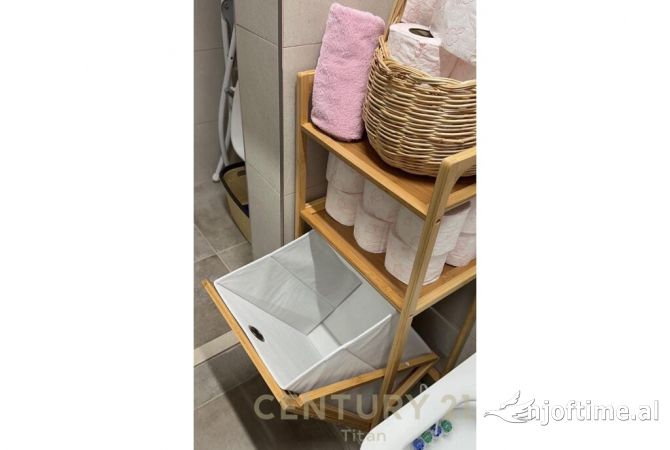 Shtepi ne shitje Apartament ne Tirane, 1+1, Mobilimi E mobiluar, Pagesa 120,000  Euro.