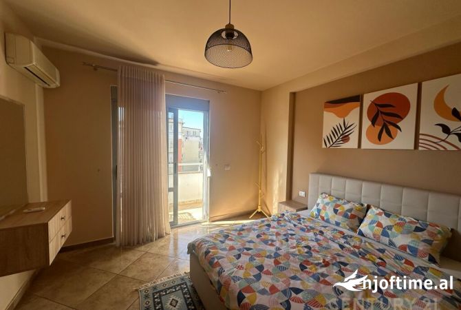 Shtepi ne shitje Apartament ne Tirane, 2+1, Mobilimi E mobiluar, Pagesa 279,000  Euro.