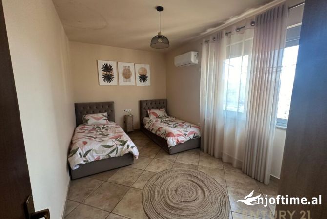 Shtepi ne shitje Apartament ne Tirane, 2+1, Mobilimi E mobiluar, Pagesa 279,000  Euro.