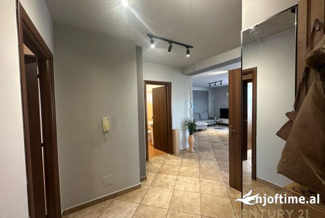 Shtepi ne shitje Apartament ne Tirane, 2+1, Mobilimi E mobiluar, Pagesa 279,000  Euro.