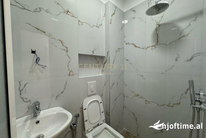 Shtepi ne shitje Apartament ne Tirane, 2+1, Mobilimi Bosh, pa mobiluar, Pagesa 210,000  Euro.