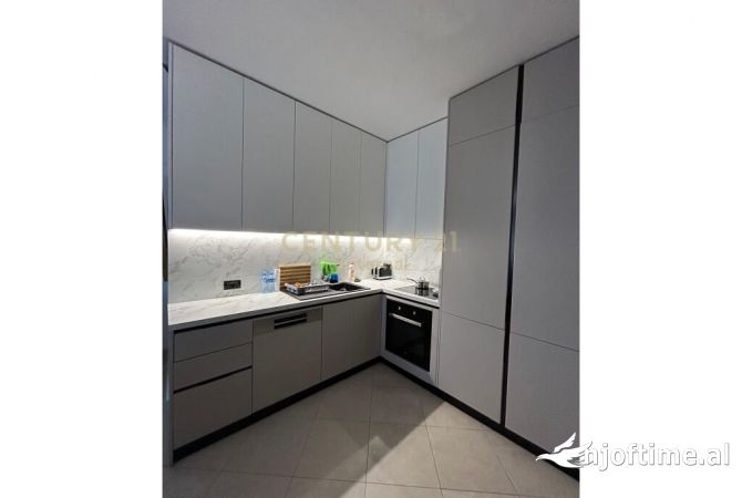 Shtepi me qera 1+1 ne Tirane - 950 Euro