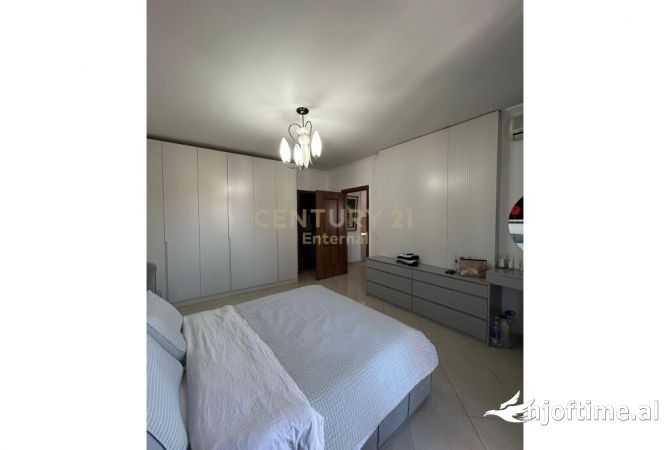 Shtepi me qera Apartament ne Tirane, 1+1, Mobilimi E mobiluar, Pagesa 950  Euro.