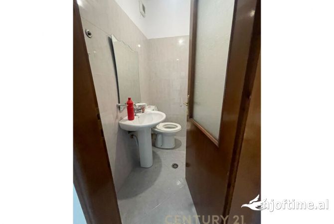 Shtepi me qera Apartament ne Tirane, 2+1, Mobilimi E mobiluar, Pagesa 550  Euro.