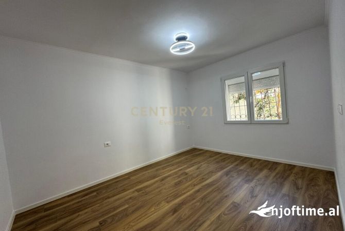 Shtepi ne shitje Apartament ne Tirane, 2+1, Mobilimi Bosh, pa mobiluar, Pagesa 128,000  Euro.