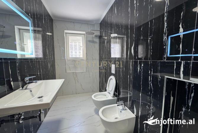 Shtepi ne shitje Apartament ne Tirane, 2+1, Mobilimi Bosh, pa mobiluar, Pagesa 128,000  Euro.