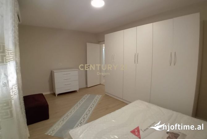 Shtepi me qera Apartament ne Tirane, 3+1, Mobilimi E mobiluar, Pagesa 600  Euro.