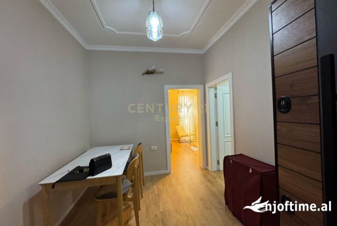 Shtepi me qera Apartament ne Tirane, 1+1, Mobilimi E mobiluar, Pagesa 550  Euro.