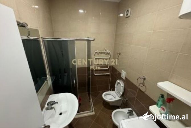 Shtepi me qera Apartament ne Tirane, 1+1, Mobilimi E mobiluar, Pagesa 620  Euro.