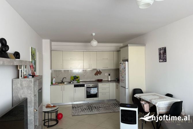 Shtepi me qera 2+1 ne Tirane - 500 Euro