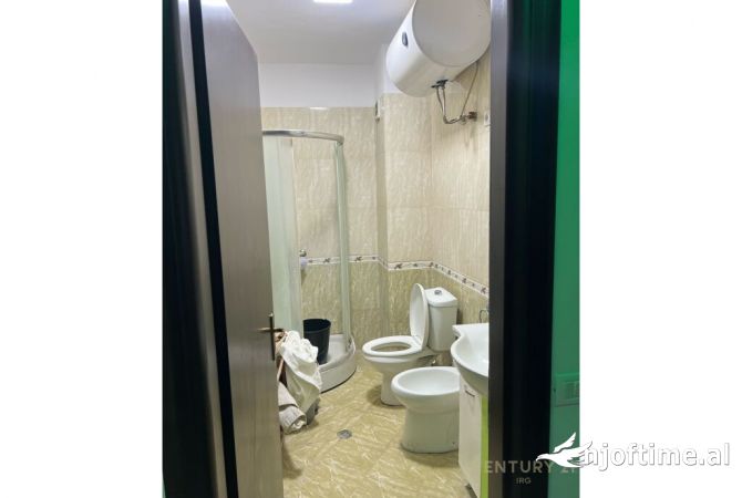 Shtepi ne shitje Apartament ne Tirane, 2+1, Mobilimi E mobiluar, Pagesa 106,000  Euro.