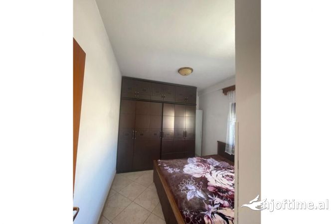 Shtepi me qera Apartament ne Tirane, 1+1, Mobilimi E mobiluar, Pagesa 400  Euro.