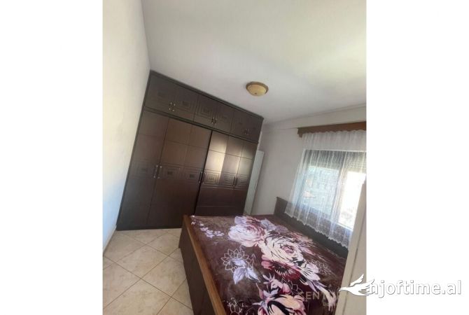Shtepi me qera Apartament ne Tirane, 1+1, Mobilimi E mobiluar, Pagesa 400  Euro.