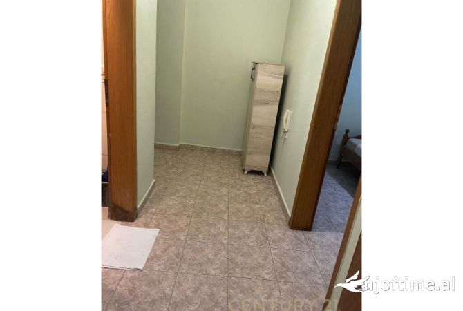 Shtepi me qera Apartament ne Tirane, 1+1, Mobilimi E mobiluar, Pagesa 400  Euro.