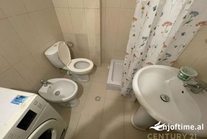 Shtepi me qera Apartament ne Tirane, 1+1, Mobilimi E mobiluar, Pagesa 400  Euro.