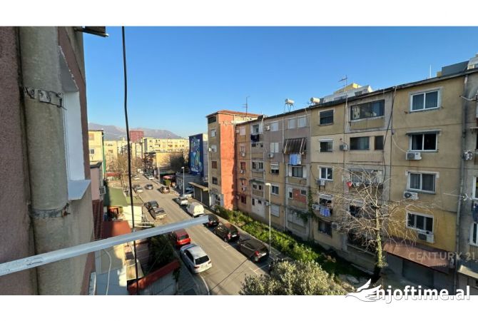 Shtepi ne shitje Apartament ne Tirane, 2+1, Mobilimi Bosh, pa mobiluar, Pagesa 148,000  Euro.