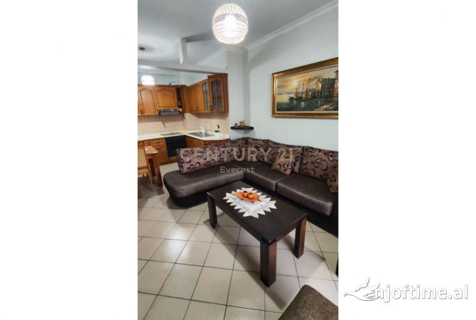 Shtepi me qera 2+1 ne Tirane - 420 Euro