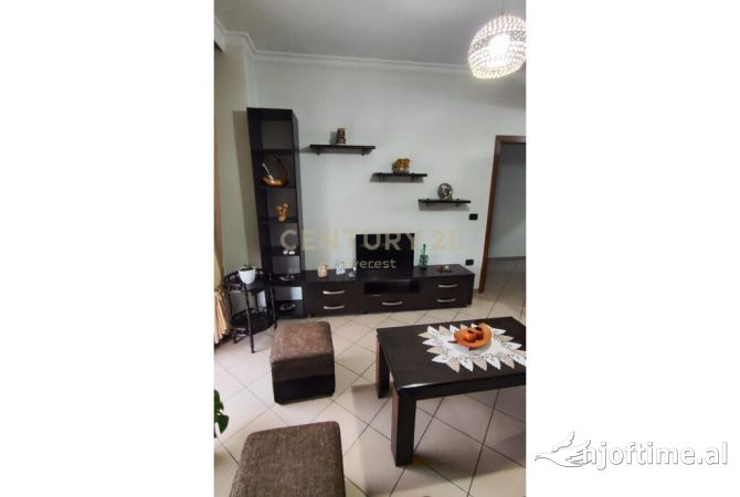 Shtepi me qera 2+1 ne Tirane - 420 Euro