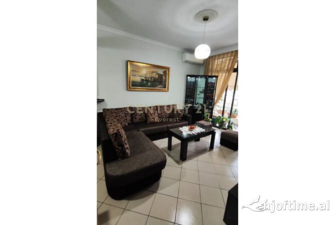 Shtepi me qera 2+1 ne Tirane - 420 Euro