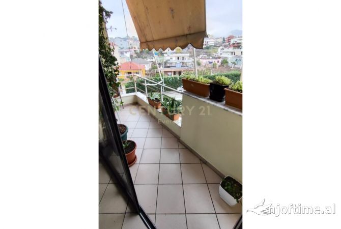 Shtepi me qera Apartament ne Tirane, 2+1, Mobilimi E mobiluar, Pagesa 420  Euro.