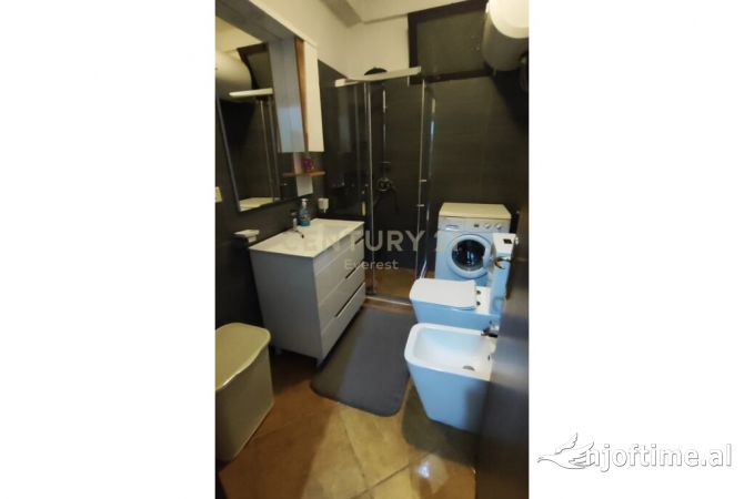 Shtepi me qera Apartament ne Tirane, 2+1, Mobilimi E mobiluar, Pagesa 420  Euro.